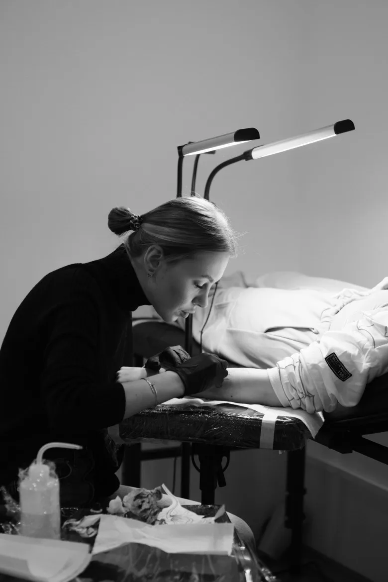 Tattoo artist Yana Laguta