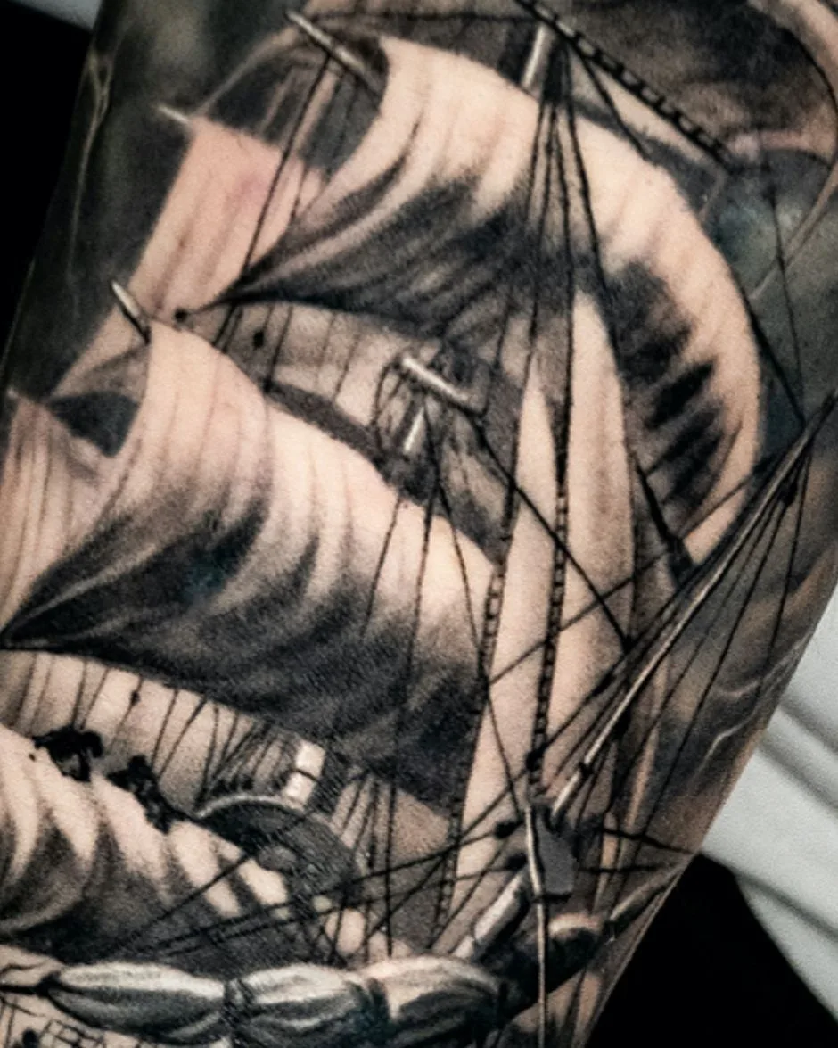 Alexander Zuev КРАСКА Tattoo Ink Pro Team - black and grey tattoo realism - detailed tutorial for beginners 