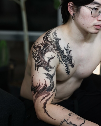 Visuelle Poesie in Freehand-Tattoos von Sol