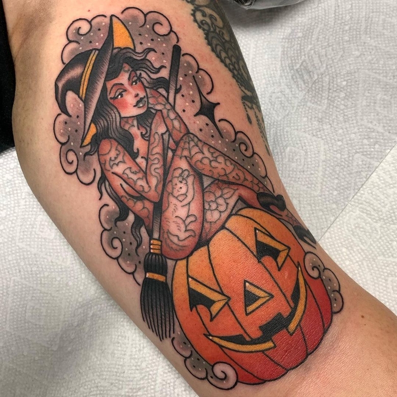  @fakelegfoxtattoo 