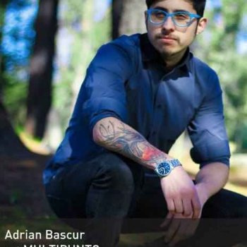Tätowierer Adrian Bascur