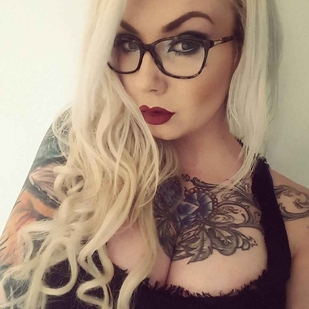 🔥 Heiße Fotos, Model-Portfolio  #6329 Tätowiermodell Jade Zombie