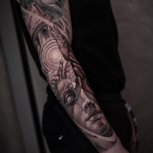 Männlich Schwarz und Grau Surrealismus tattoo auf Ärmel #61126 | Tattoo Artist Lera Valer_eva