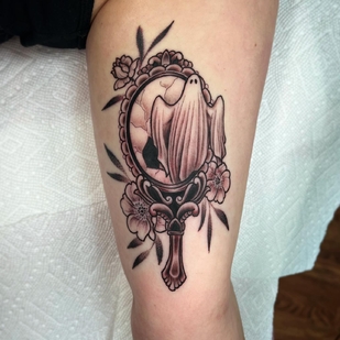 Weiblich Schwarz Neo-traditionell tattoo auf Unterarm #63704 | Tattoo Artist Sara Bell