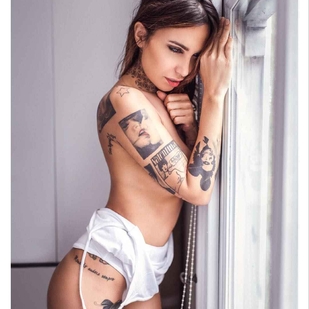 🔥 Heiße Fotos, Model-Portfolio  #17667 Tätowiermodell Siria De Fazio