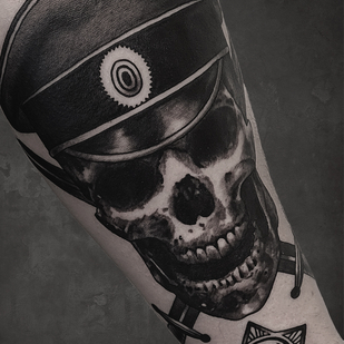 Männlich Schwarz und Grau Grafik tattoo #65629 | Tattoo Artist ROMAN MIGURA