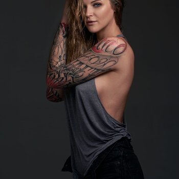 Tätowierer Katya Perec