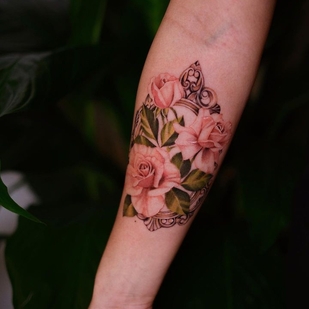 Weiblich Farbe Realismus tattoo auf Unterarm #66198 | Tattoo Artist PONY WAVE