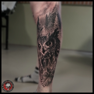 Weiblich Schwarz und Grau Realismus tattoo auf Schienbein #66257 | Tattoo Artist Mihail Strogiy