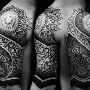 Männlich Schwarz Ornamental tattoo auf Schulter #20207 | Tattoo Artist ILYA CASCAD