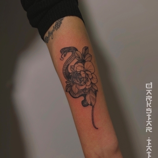 Weiblich Schwarz Grafik tattoo auf Handgelenk #67806 | Tattoo Artist Dmitry Gerasimchuk