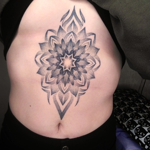 Weiblich Schwarz Dotwork tattoo auf Bauch #67931 | Tattoo Artist Ioann Leo ( LEO-VAN )