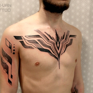 Männlich Schwarz Geometrisch tattoo auf Brust #67986 | Tattoo Artist Ioann Leo ( LEO-VAN )