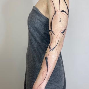 Weiblich Schwarz Abstrakt tattoo auf Ärmel #68029 | Tattoo Artist Mary Nepostaeva