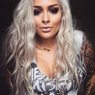 🔥 Heiße Fotos, Model-Portfolio  #809 Tätowiermodell Lora Arellano