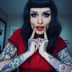 🔥 Heiße Fotos, Model-Portfolio  #799 Tätowiermodell Lora Arellano