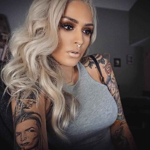 🔥 Heiße Fotos, Model-Portfolio  #800 Tätowiermodell Lora Arellano