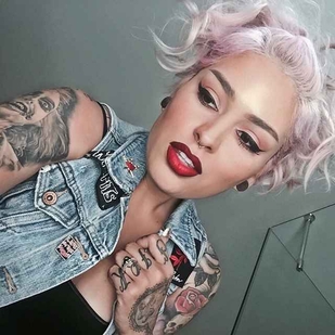 🔥 Heiße Fotos, Model-Portfolio  #789 Tätowiermodell Lora Arellano