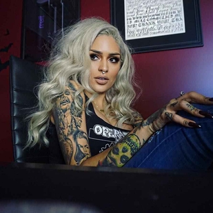 🔥 Heiße Fotos, Model-Portfolio  #805 Tätowiermodell Lora Arellano