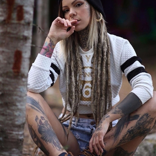 🔥 Heiße Fotos, Model-Portfolio  #21042 Tätowiermodell Paula Moraes