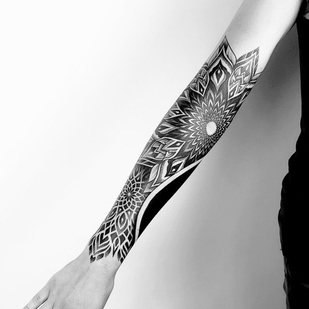 Weiblich Schwarz Ornamental tattoo auf Unterarm #40249 | Tattoo Artist ILYA CASCAD