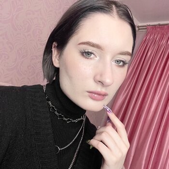 Tätowierer Nastya Fradzhael