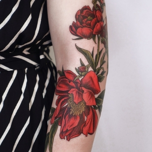 Weiblich Farbe Botanisch tattoo auf Unterarm #55288 | Tattoo Artist Olga Nekrasova