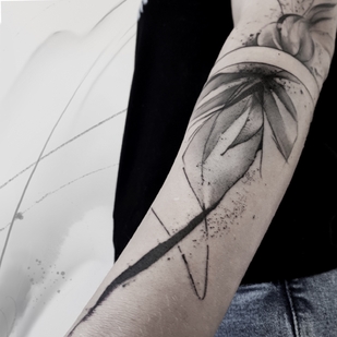 Weiblich Schwarz Aquarell tattoo auf Unterarm #70796 | Tattoo Artist PINKA