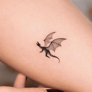Weiblich Schwarz Miniatur tattoo auf Unterarm #56877 | Tattoo Artist Choi Yun