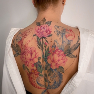 Weiblich Farbe Botanisch tattoo auf Rücken #56942 | Tattoo Artist Olga Kotova