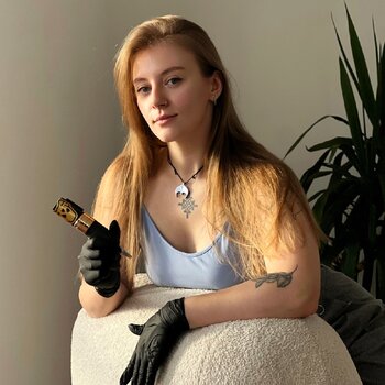 Tätowierer Marina Bulgakova