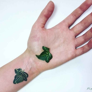 Weiblich Farbe  tattoo auf Handgelenk #1518 | Tattoo Artist Pis Saro