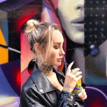 Tätowierer Diana Romanova