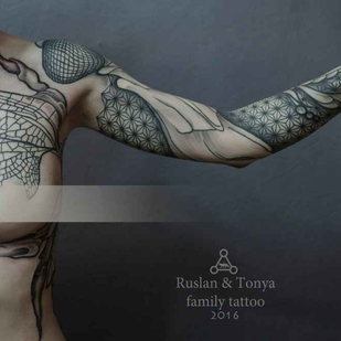 Weiblich Schwarz und Grau  tattoo #2770 | Tattoo Artist Ruslan Abusev