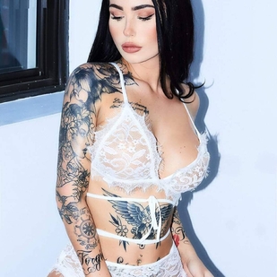 🔥 Heiße Fotos, Model-Portfolio  #24829 Tätowiermodell Noemi Bazinet