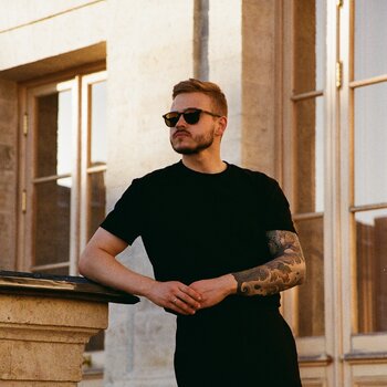 Tätowierer Slava Armeev