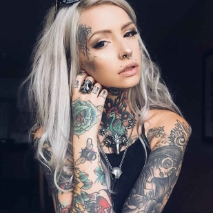 🔥 Heiße Fotos, Model-Portfolio  #13647 Tätowiermodell Caroline Grace