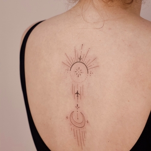 Weiblich Schwarz Fineline tattoo auf Rücken #59648 | Tattoo Artist Anastasiya Kovyazina