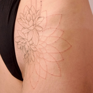 Weiblich Schwarz Fineline tattoo auf Oberschenkel #59651 | Tattoo Artist Anastasiya Kovyazina