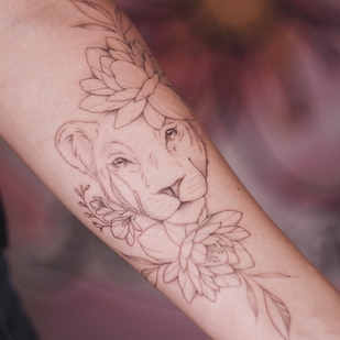 Weiblich Schwarz Fineline tattoo auf Unterarm #59664 | Tattoo Artist Anastasiya Kovyazina