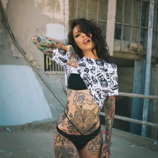 🔥 Heiße Fotos, Model-Portfolio  #15263 Tätowiermodell Angela Mazzanti
