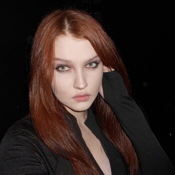 Tätowierer Sonya Tayga