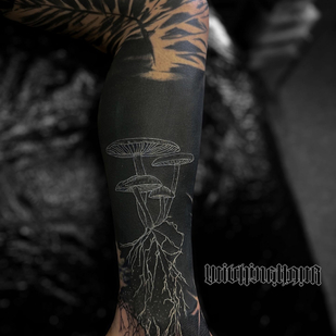 Blackwork tattoo #77247 | Tattoo Artist Bobby Grey