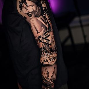 Männlich Schwarz und Grau Realismus tattoo auf Ärmel #77822 | Tattoo Artist Aleksey Titov