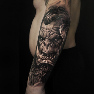 Männlich Schwarz Porträt tattoo auf Unterarm #81570 | Tattoo Artist Vladimir Solovev