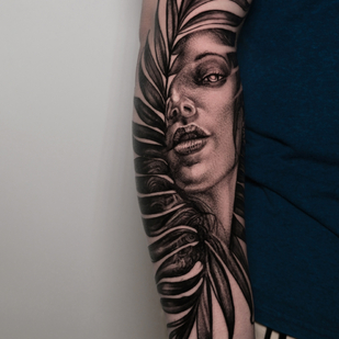 Männlich Schwarz und Grau Porträt tattoo auf Unterarm #81828 | Tattoo Artist Roman Zakharchenko