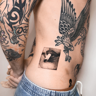 Männlich Schwarz und Grau Mikrorealismus tattoo auf Seite #82303 | Tattoo Artist taiga.tattoo