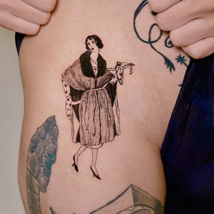 Männlich Schwarz und Grau Frauen tattoo auf Seite #82306 | Tattoo Artist taiga.tattoo