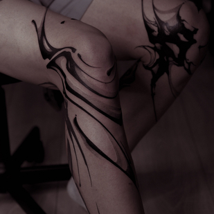Männlich Schwarz Abstrakt tattoo auf Schienbein #82539 | Tattoo Artist Lida