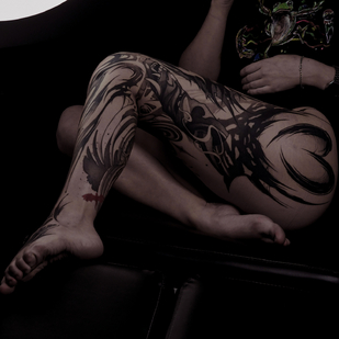 Weiblich Schwarz und Grau Abstrakt tattoo auf Bein #82543 | Tattoo Artist Lida